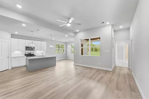 Living - 2522 16th St, Hempstead, TX 77445 photo 1 of 4