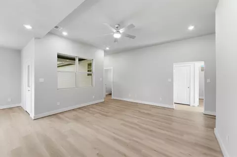 Living - 2522 16th St, Hempstead, TX 77445 photo 3 of 4