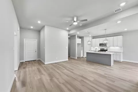 Living - 2522 16th St, Hempstead, TX 77445 photo 2 of 4