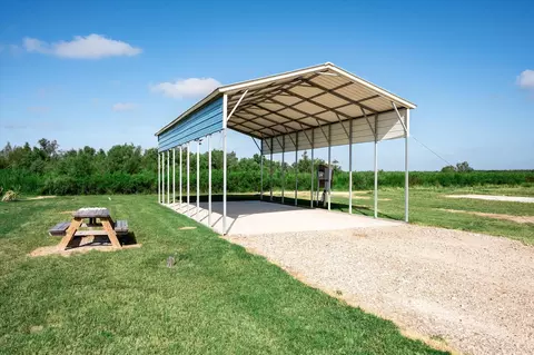 1065 Canal, Gilchrist, TX 77617