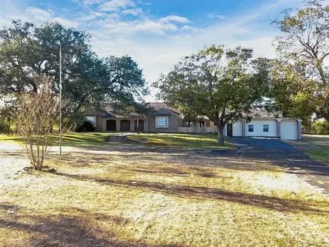 2248 Us Highway 77a S, Yoakum, TX 77995