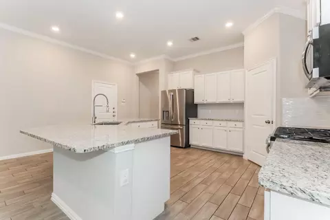 Kitchen - 3332 Rolling View Ct, Conroe, TX 77301 photo 2 of 2