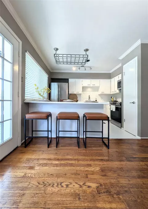 4040 San Felipe St #211, Houston, TX 77027