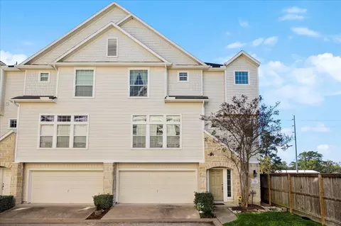 3332 Masters Point Dr, Houston, TX 77091