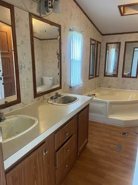 Bath - 16268 Wrangler Ave, Conroe, TX 77302 photo 1 of 4