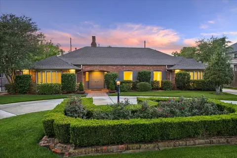 242 Maple Valley Rd, Houston, TX 77056