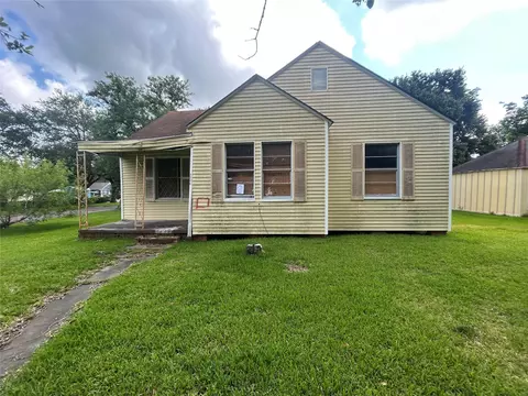 2240 Oaklawn Ave, Port Arthur, TX 77642