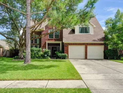 220 Mcvoy Dr, League City, TX 77573