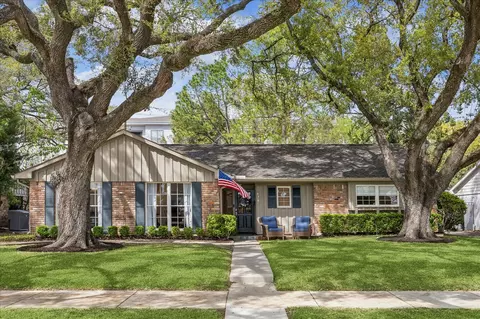 7614 Highmeadow Dr, Houston, TX 77063