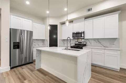 7901 Grandview St, Houston, TX 77051
