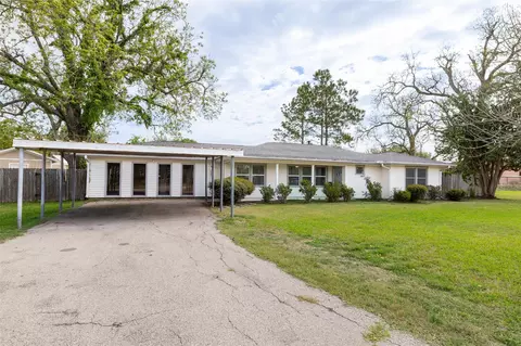 1327 Hodges Ln, Wharton, TX 77488