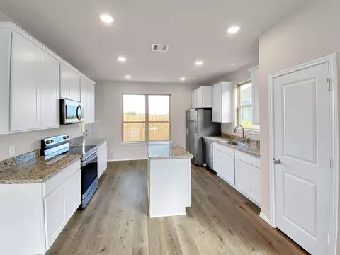 Kitchen - 13071 Clearview Dr, Willis, TX 77318 photo 1 of 3