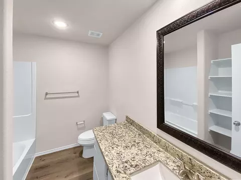 Bath - 13071 Clearview Dr, Willis, TX 77318 photo 3 of 3