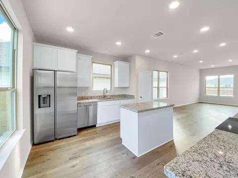 Kitchen - 13071 Clearview Dr, Willis, TX 77318 photo 3 of 3
