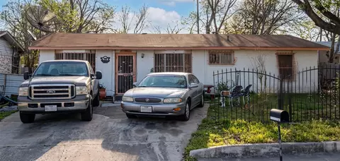 406 Park Plz, San Antonio, TX 78237
