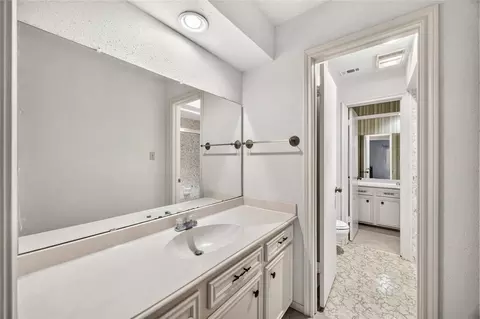 Bath - 6302 Meadowtrace Dr, Spring, TX 77389 photo 4 of 9