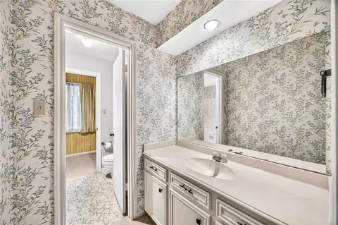 Bath - 6302 Meadowtrace Dr, Spring, TX 77389 photo 9 of 9