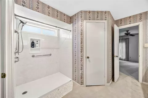 Bath - 6302 Meadowtrace Dr, Spring, TX 77389 photo 3 of 9