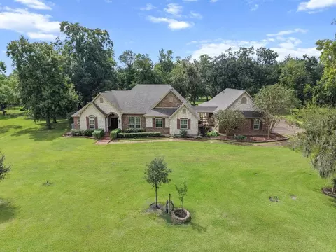 1303 China Grove Dr, Rosharon, TX 77583