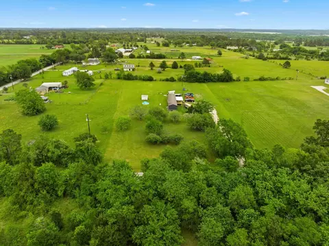 122 Wire Rd, Huntsville, TX 77320