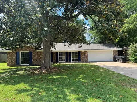 502 Meadowbrook Dr, Longview, TX 75601