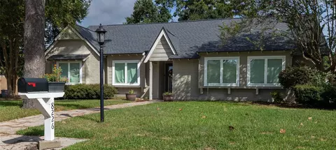 8226 Schaffer Ln, Houston, TX 77070