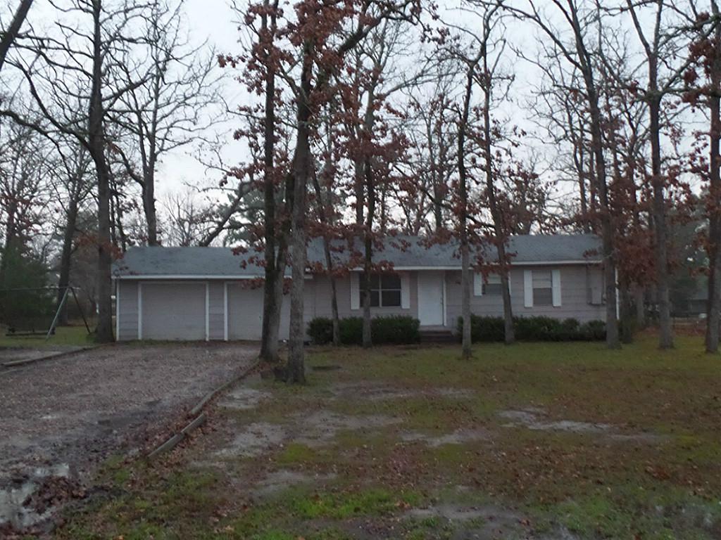 209 Pine St, Onalaska, TX 77360 photo 1