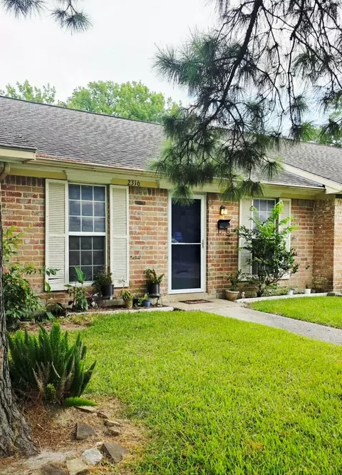 2316 Buchanan Dr, Baytown, TX 77520