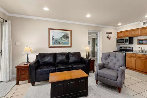 500 N Market St #316, New Braunfels, TX 78130