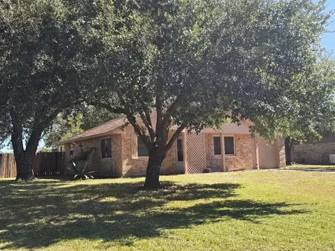 1930 5th St, Hempstead, TX 77445