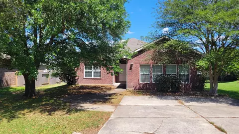 13272 Skyline Dr, Willis, TX 77318