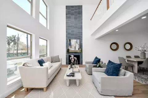 300 Narcissus Rd, Clear Lake Shores, TX 77565