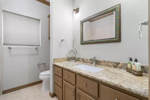 Bath - 14742 Cypress Dr, Conroe, TX 77302 photo 5 of 6