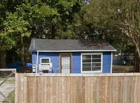 6907 Finch St, Houston, TX 77028