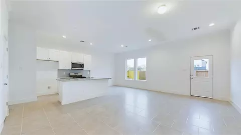 6404 Pregonero Ln, Houston, TX 77048