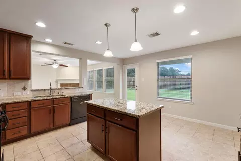 Kitchen - 7130 Edwanna Ln, Spring, TX 77389 photo 2 of 5