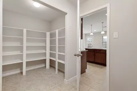 Entry Way - 7130 Edwanna Ln, Spring, TX 77389 photo 4 of 5