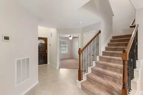 Entry Way - 7130 Edwanna Ln, Spring, TX 77389 photo 2 of 5