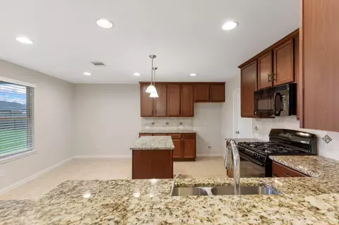 Kitchen - 7130 Edwanna Ln, Spring, TX 77389 photo 5 of 5