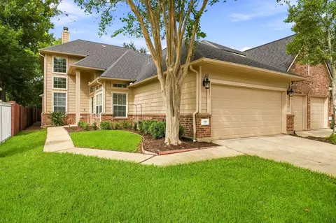 8903 Silent Willow Ln, Sugar Land, TX 77479