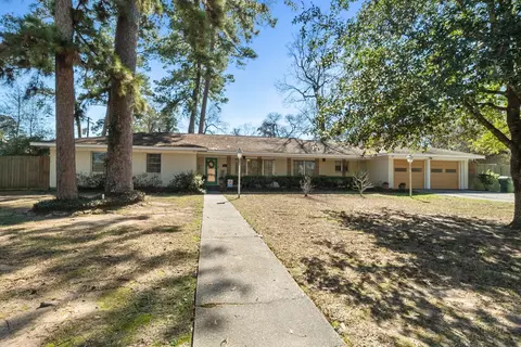 111 Circle Dr, Cleveland, TX 77327