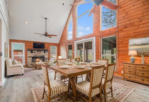 52 Hunters Creek Dr, Huntsville, TX 77340