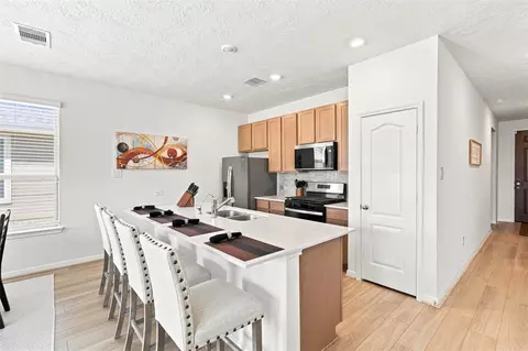 Kitchen - 25415 Alpine Switchback Dr, Spring, TX 77373 photo 3 of 3