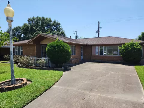 11319 Walk Dr, Houston, TX 77076