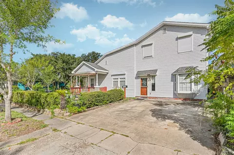 4928 Avenue P, Galveston, TX 77551