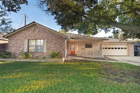 106 N Hills Cir, Franklin, TX 77856