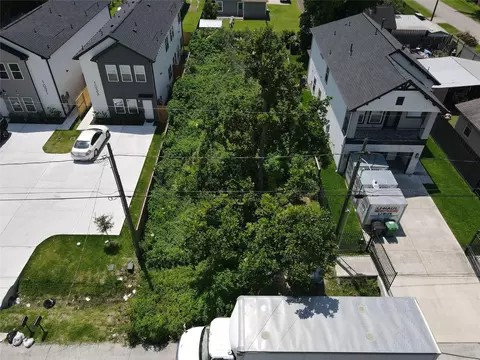 1035 North Ln, Houston, TX 77088