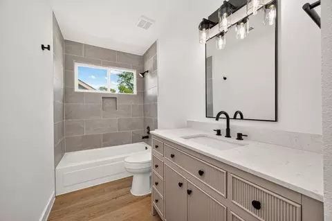 Bath - 2231 Rolling Glen Dr, Spring, TX 77373 photo 3 of 3