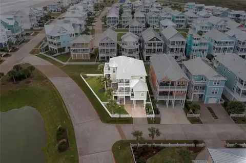 3830 Wentletrap, Galveston, TX 77554