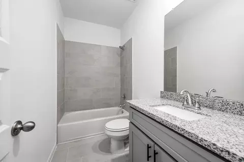 Bath - 14970 Eagle Feather Dr, Houston, TX 77090 photo 1 of 4